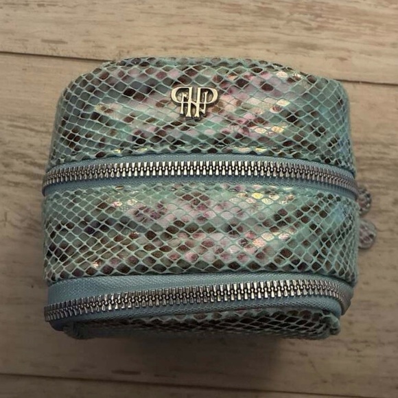 PurseN Handbags - PurseN Glam Luxurious Travel Jewelry Tote 5”x5”x4” includes 12 pouches!